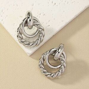 Naked Hanger Silver double layer twist stud earrings